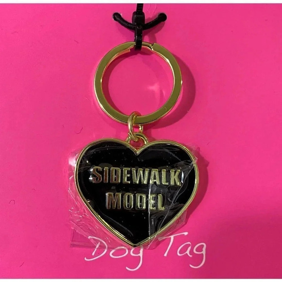 Betsey Johnson The Pet Set Crossbody Bag, Dog Collar Tag & Keychain Pouch - Picture 4 of 7